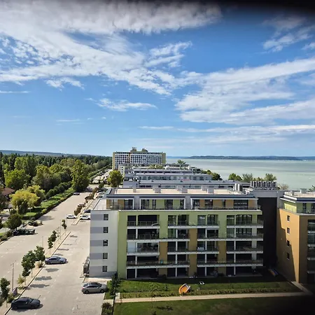 Silver - Cadet -beachfront Apartamento Siófok